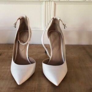 ALDO white classy pumps